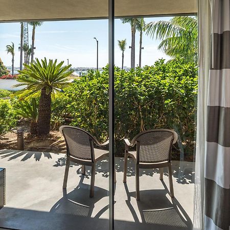 Bay Club Hotel And Marina San Diego Exterior photo