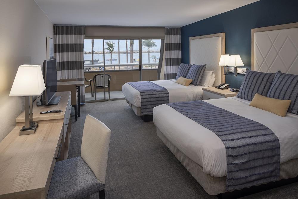 Bay Club Hotel And Marina San Diego Exterior photo