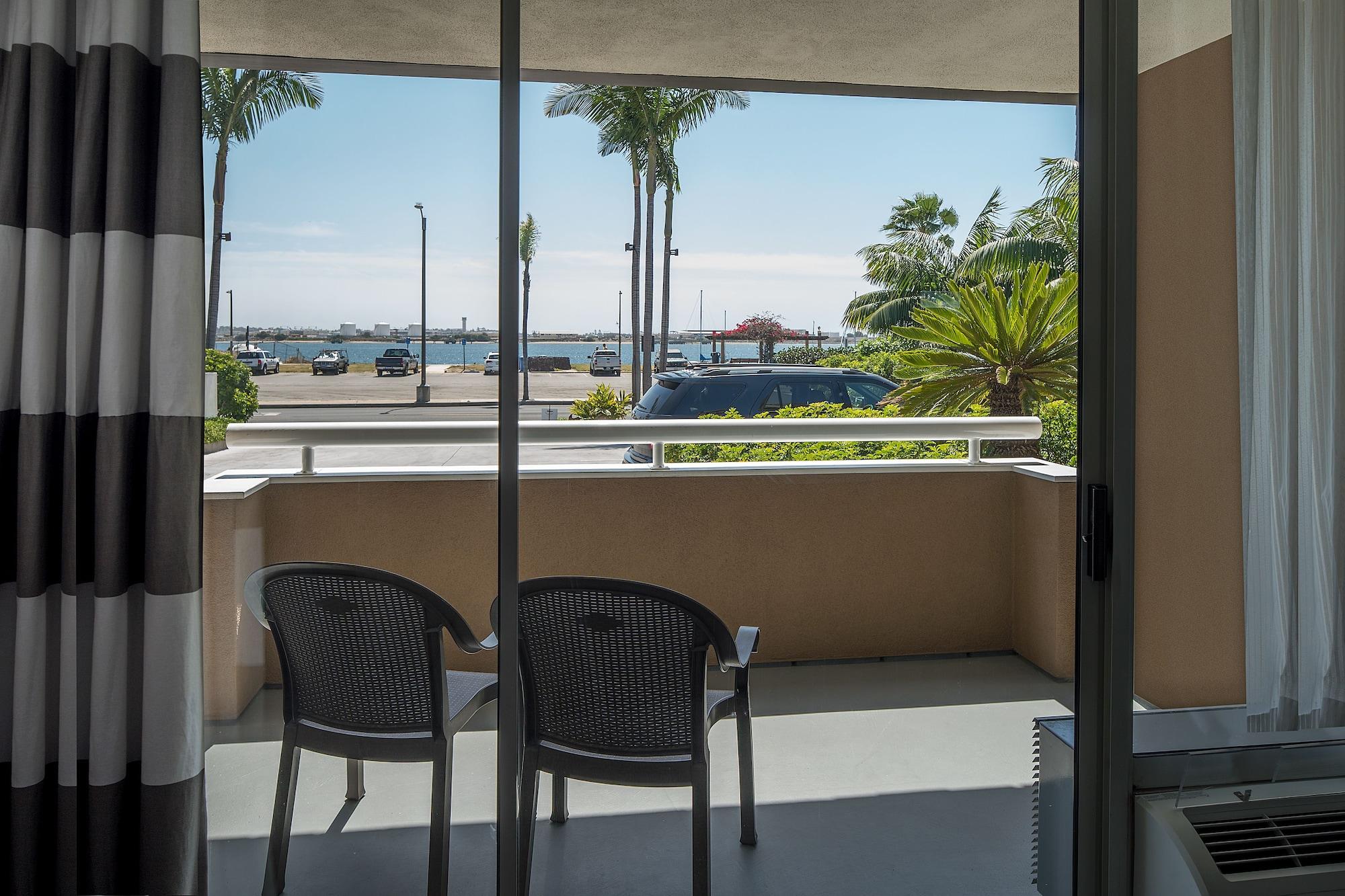 Bay Club Hotel And Marina San Diego Exterior photo