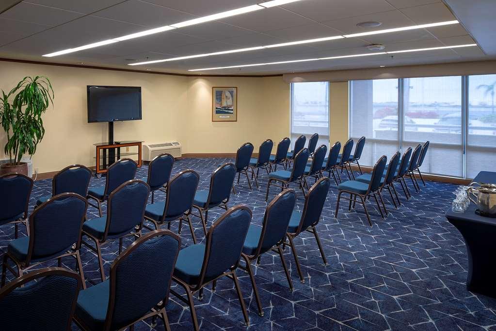 Bay Club Hotel And Marina San Diego Room photo